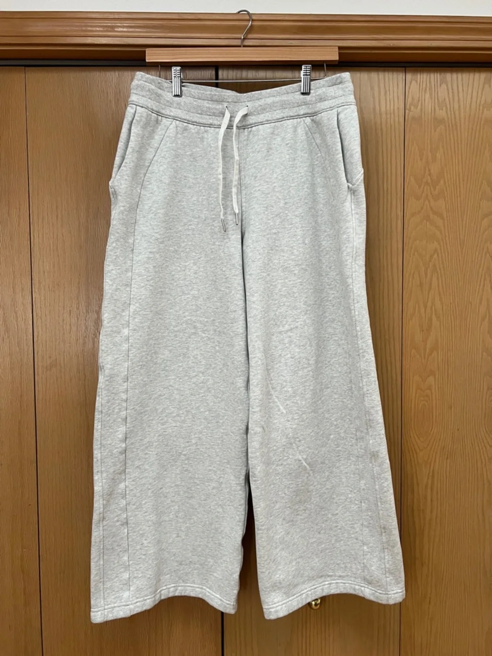 Lululemon Scuba Mid Rise Wide Leg Pants Size Large